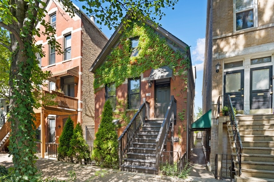 2116 W Lyndale Street #1, Chicago, IL
