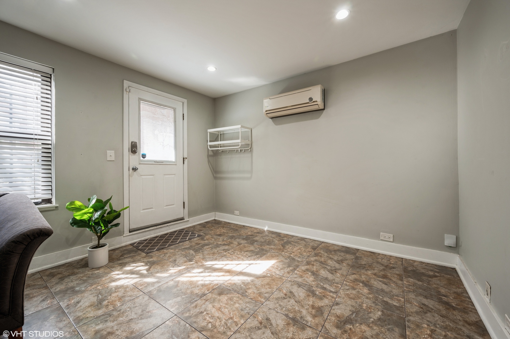 2116 W Lyndale Street #1, Chicago, IL