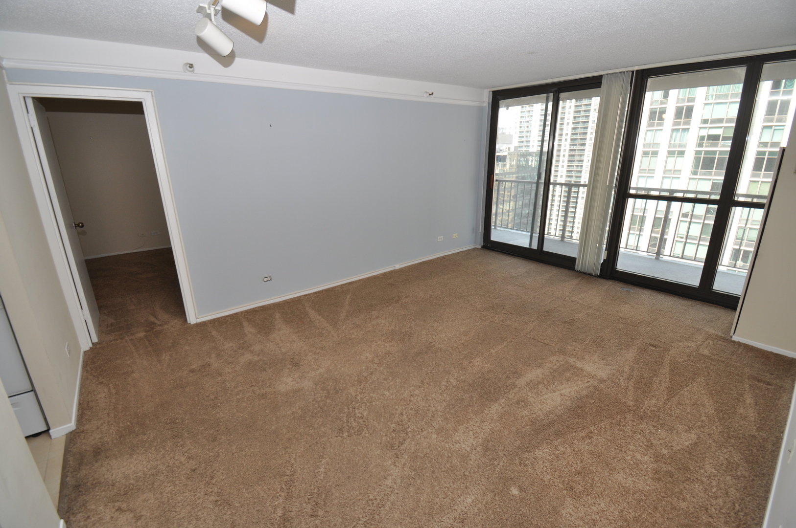 10 E Ontario Street #2702, Chicago, IL