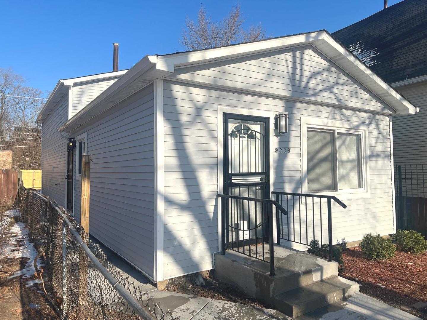 9339 S Burnside Avenue, Chicago, IL