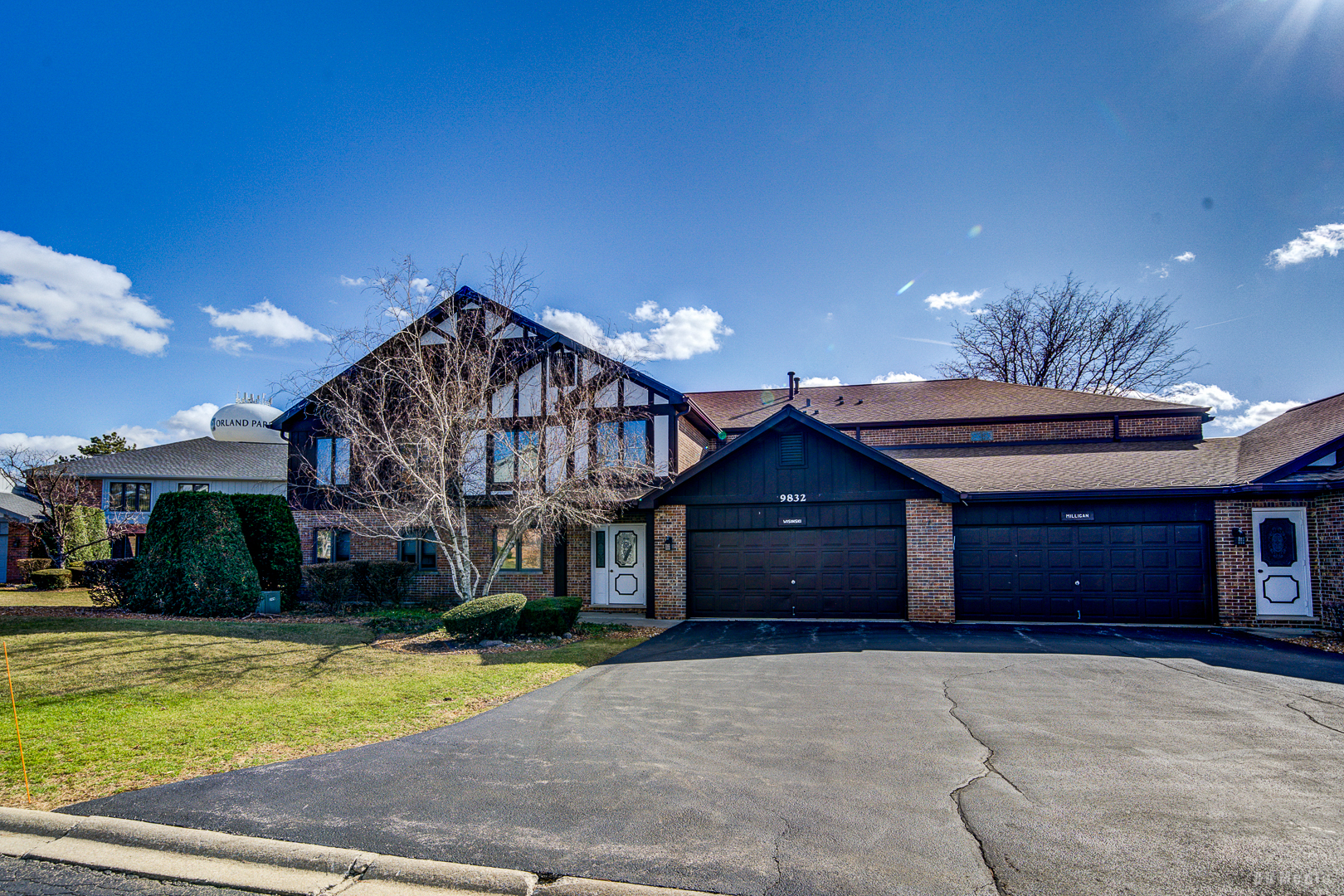 9832 Terrace Court #2B, Palos Park, IL