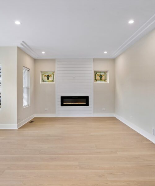 5700 W Grace Street, Chicago, IL