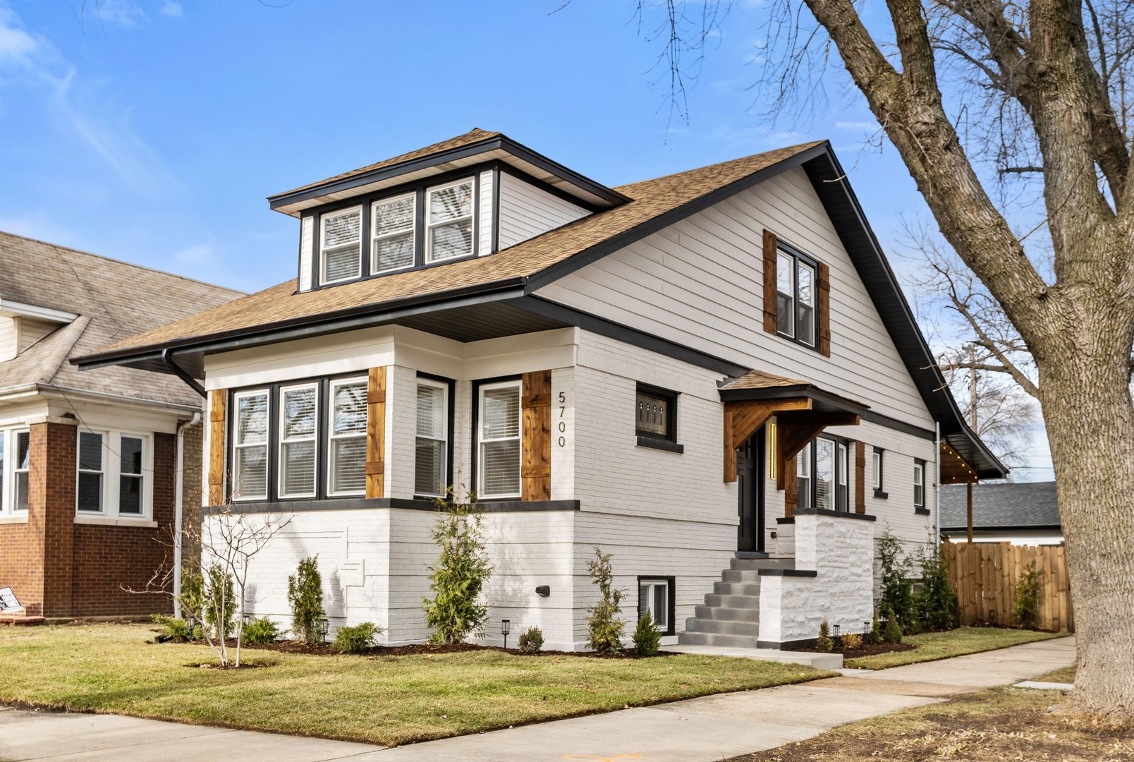 5700 W Grace Street, Chicago, IL