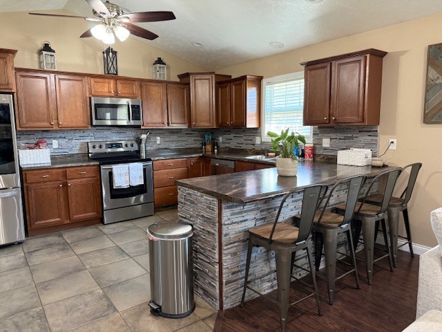 911 E Stotlar Street, Herrin, IL