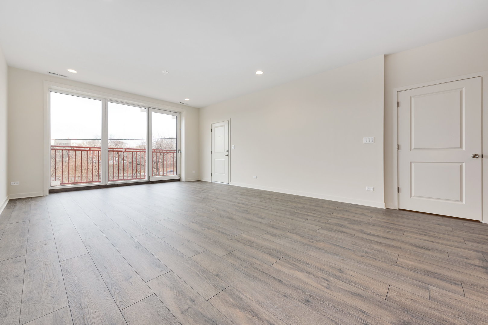 2824 W VAN BUREN Street #201, Chicago, IL