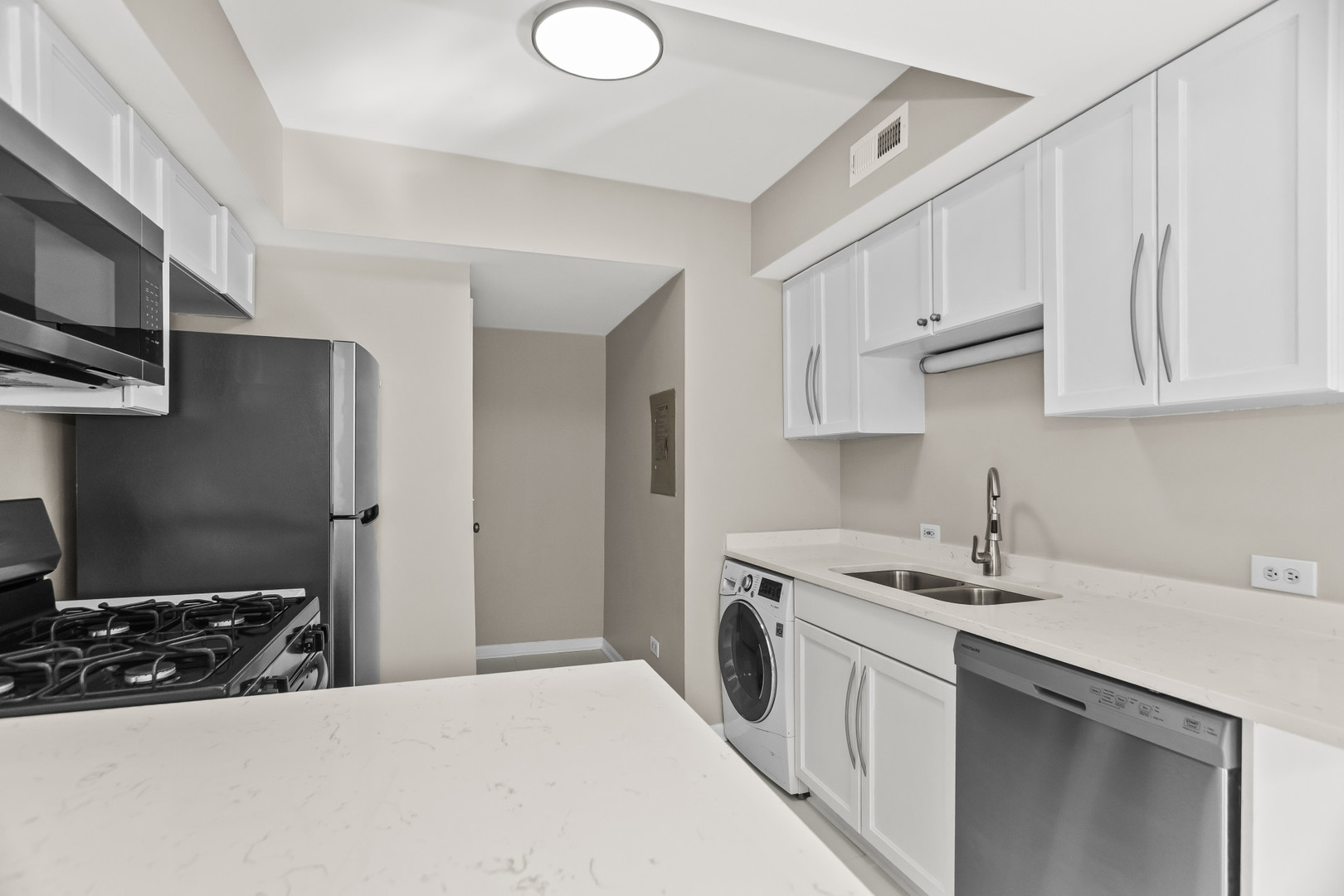 4525 S Drexel Boulevard #3W, Chicago, IL