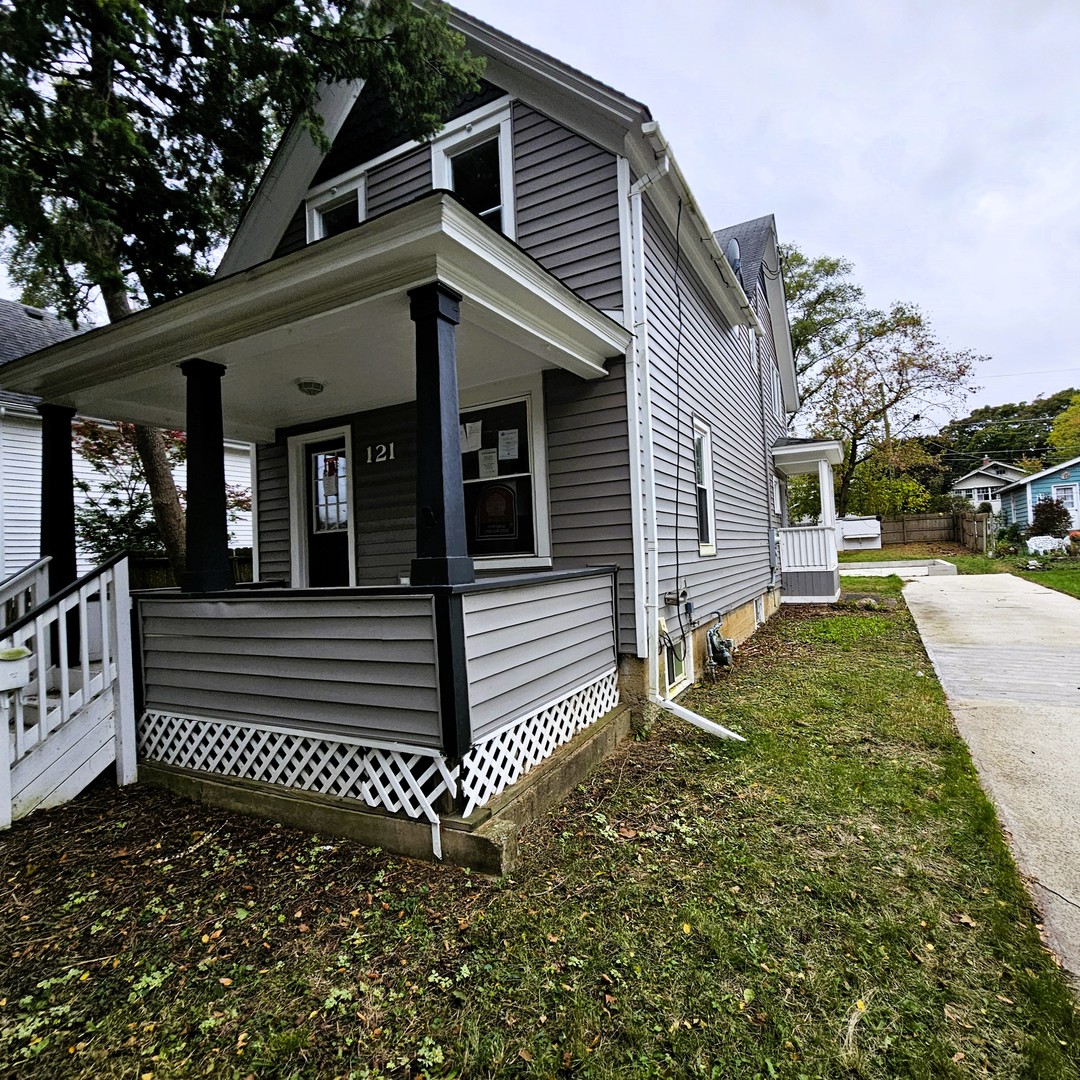 121 4th Street, Libertyville, IL