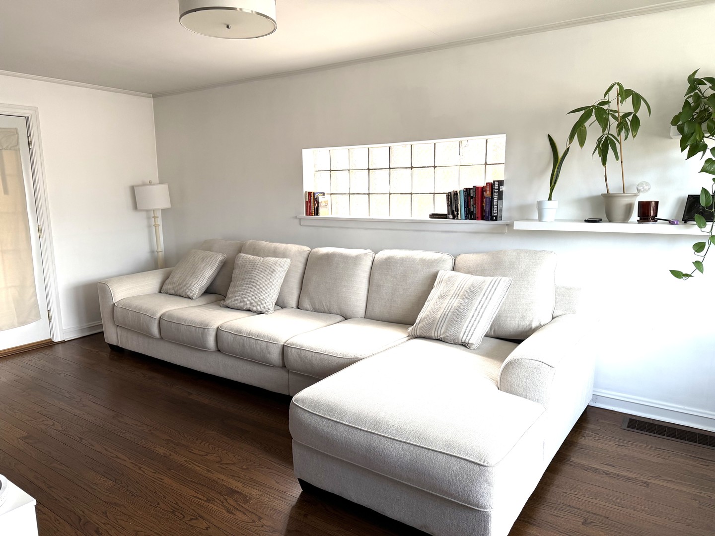 7801 W Victoria Street, Chicago, IL