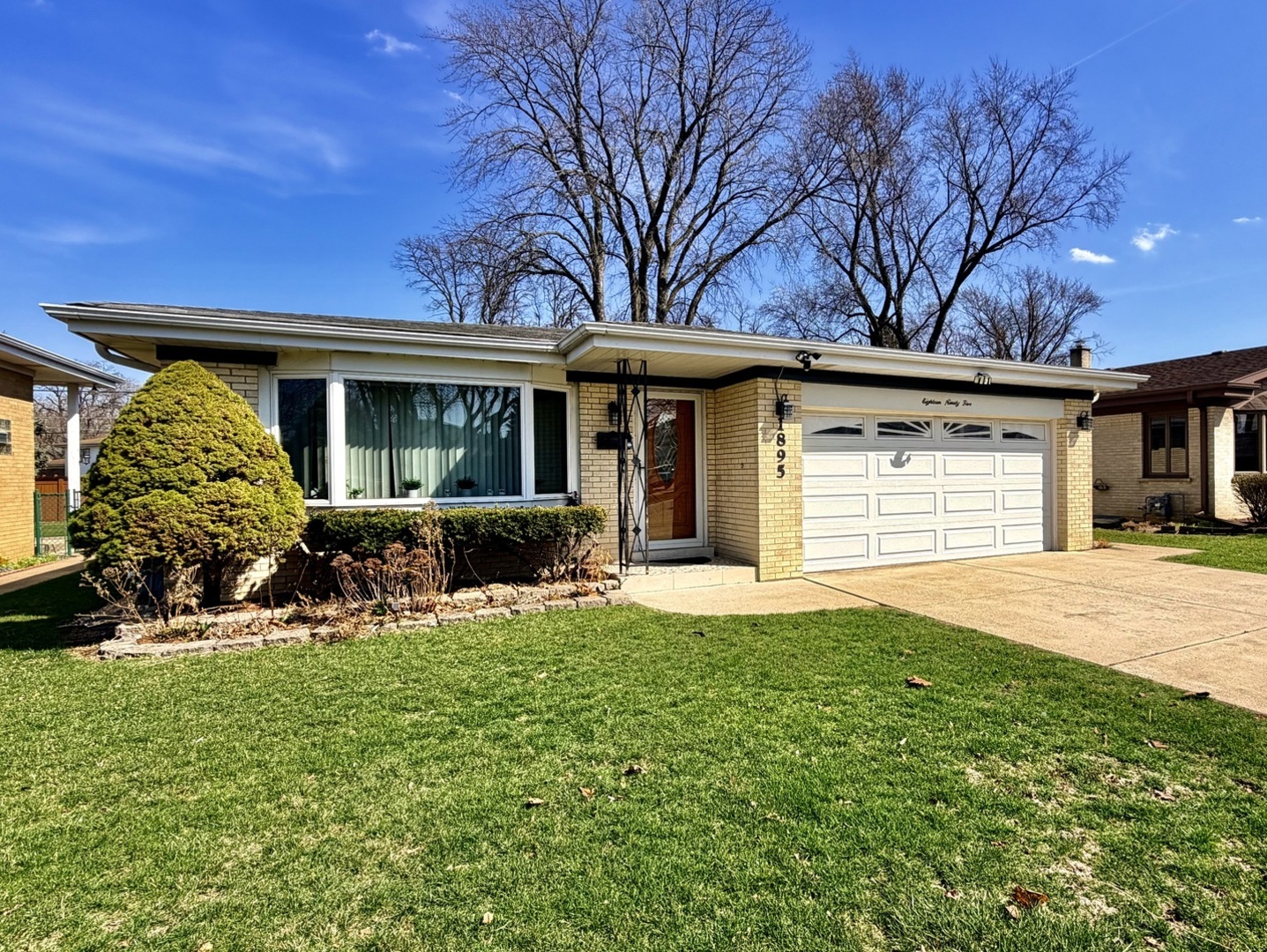 1895 Birch Street, Des Plaines, IL