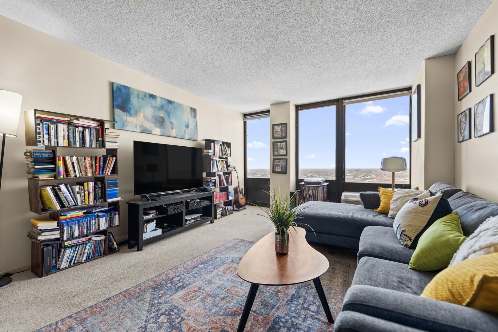 5320 N Sheridan Road #2201, Chicago, IL