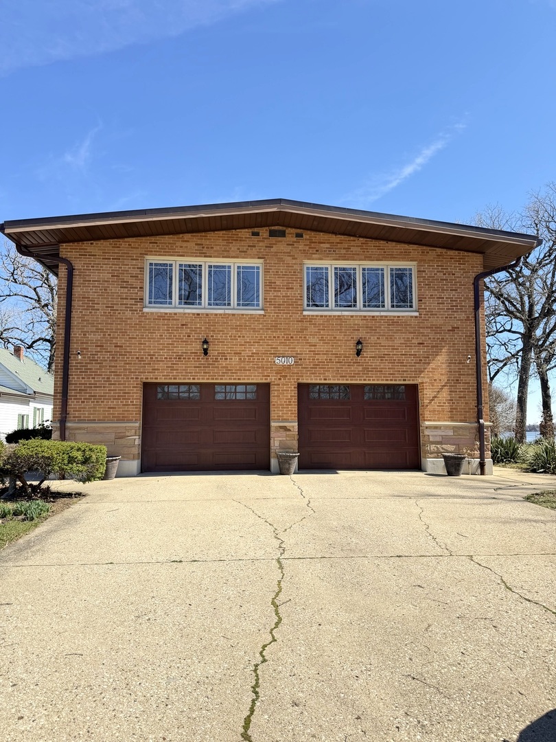 5010 Woodrow Avenue, McHenry, IL