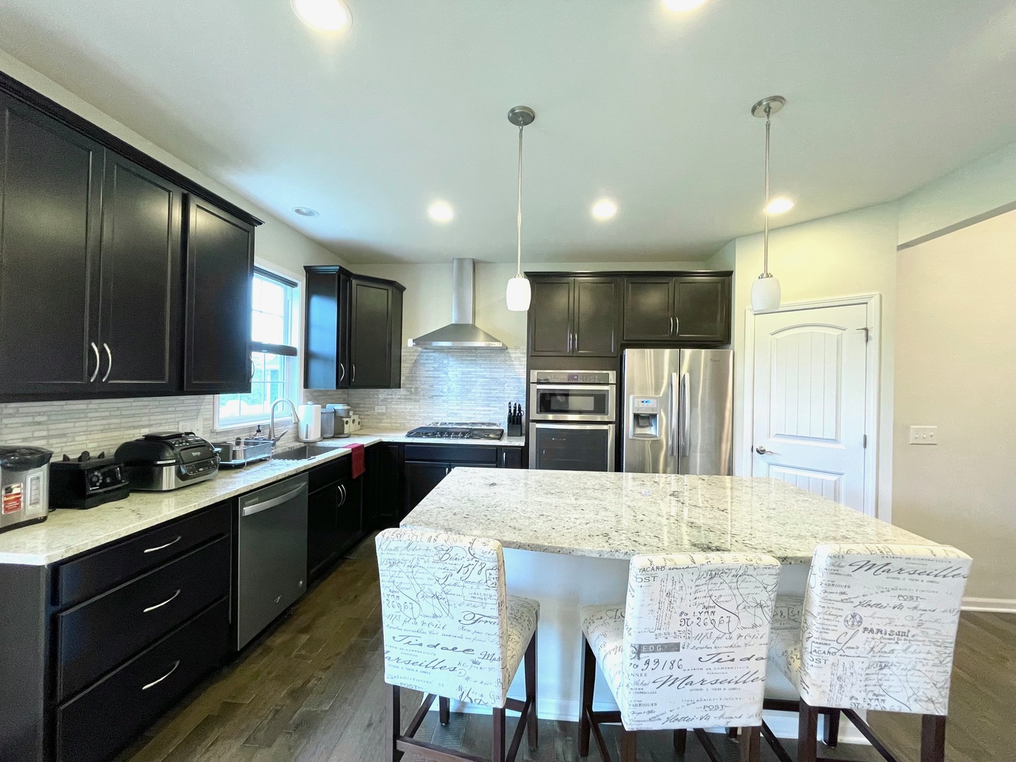 4 ANDREW Lane, Hawthorn Woods, IL