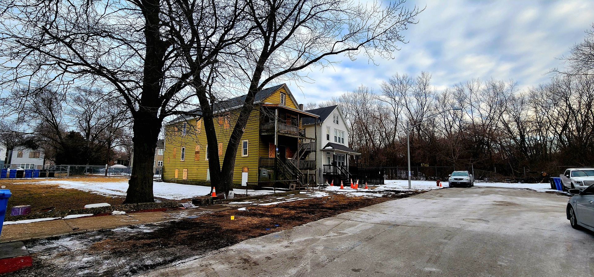 8507 S Brandon Avenue, Chicago, IL