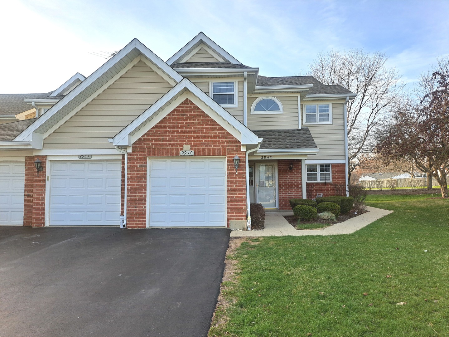 2940 Heatherwood Drive #2940, Schaumburg, IL