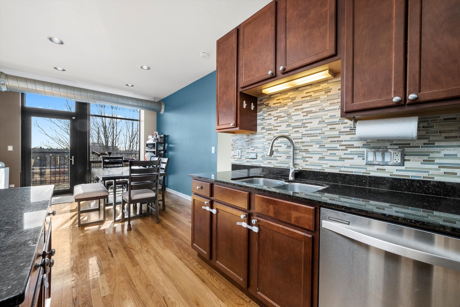 1001 W 15th Street #410, Chicago, IL