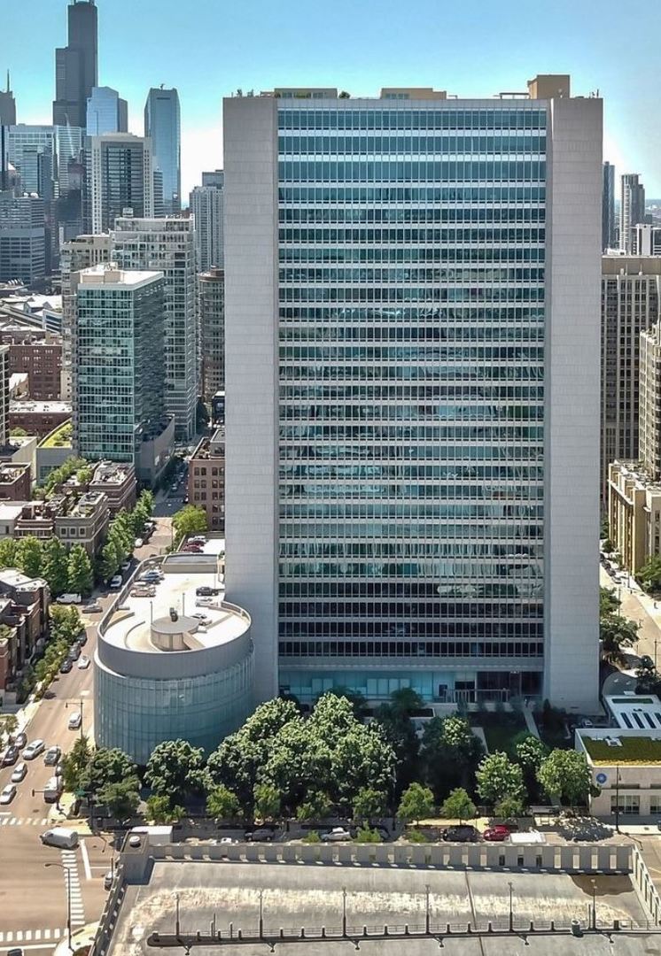 500 W Superior Street #1307, Chicago, IL