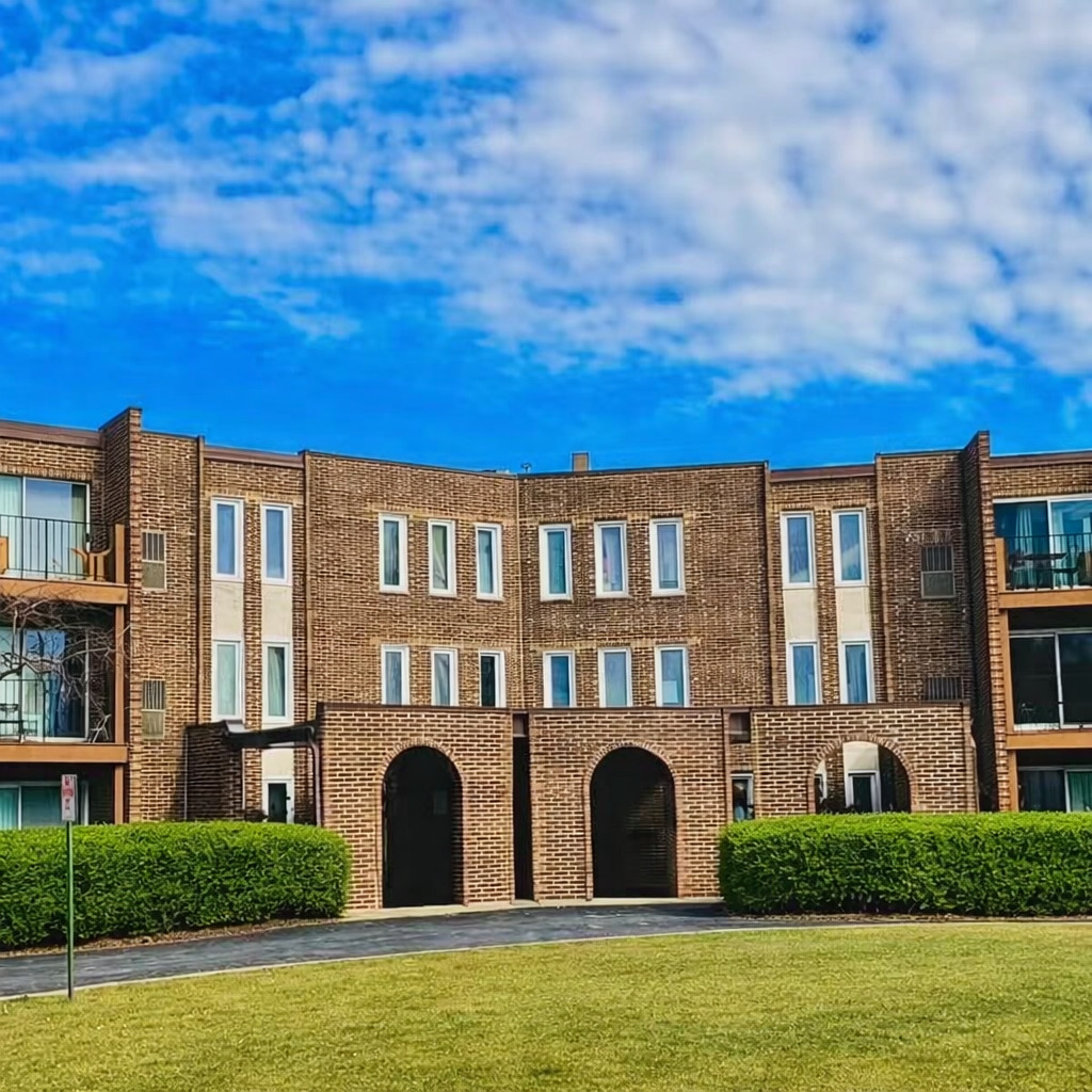 1575 Sandpebble Drive #104, Wheeling, IL