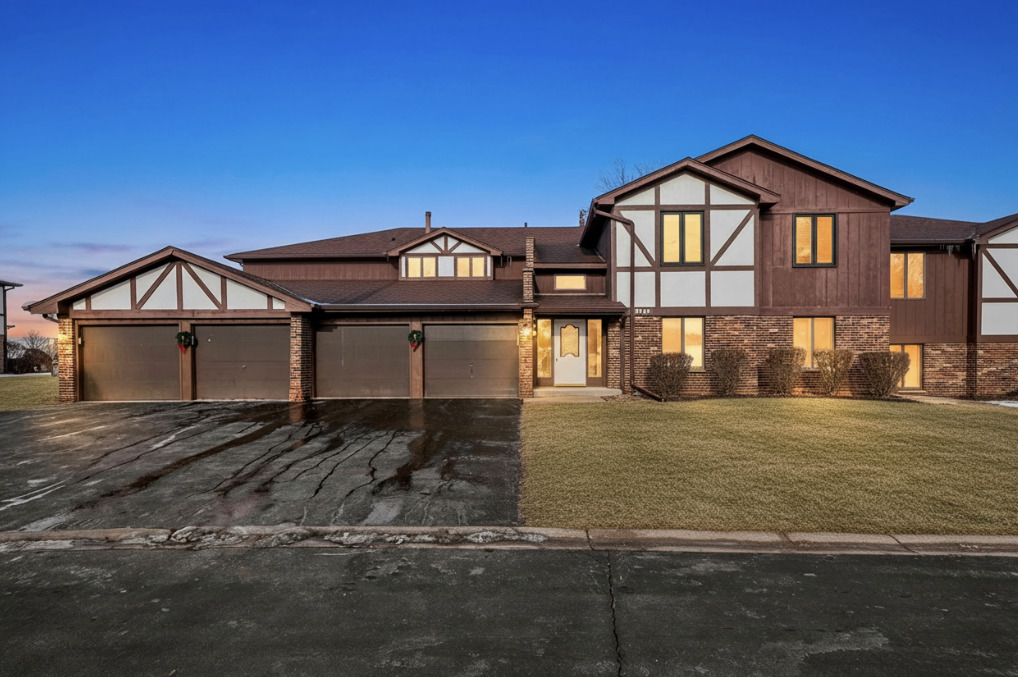 9748 Mill Drive #2E, Palos Park, IL