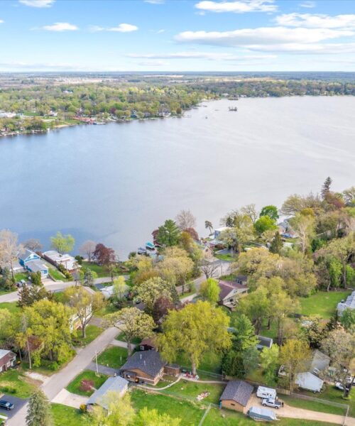 4520 W Shore Drive, Wonder Lake, IL