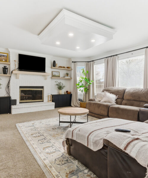 2001 Madison Avenue, Gurnee, IL