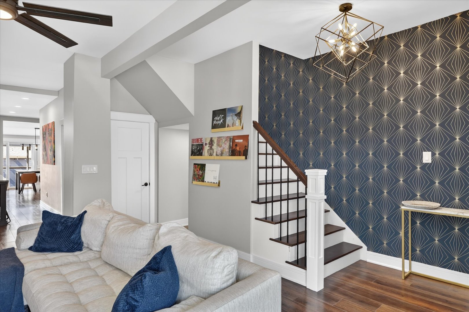 3426 N ALBANY Avenue, Chicago, IL