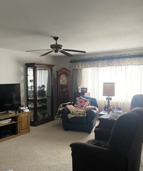 6013 Ridgeway Drive, Woodridge, IL