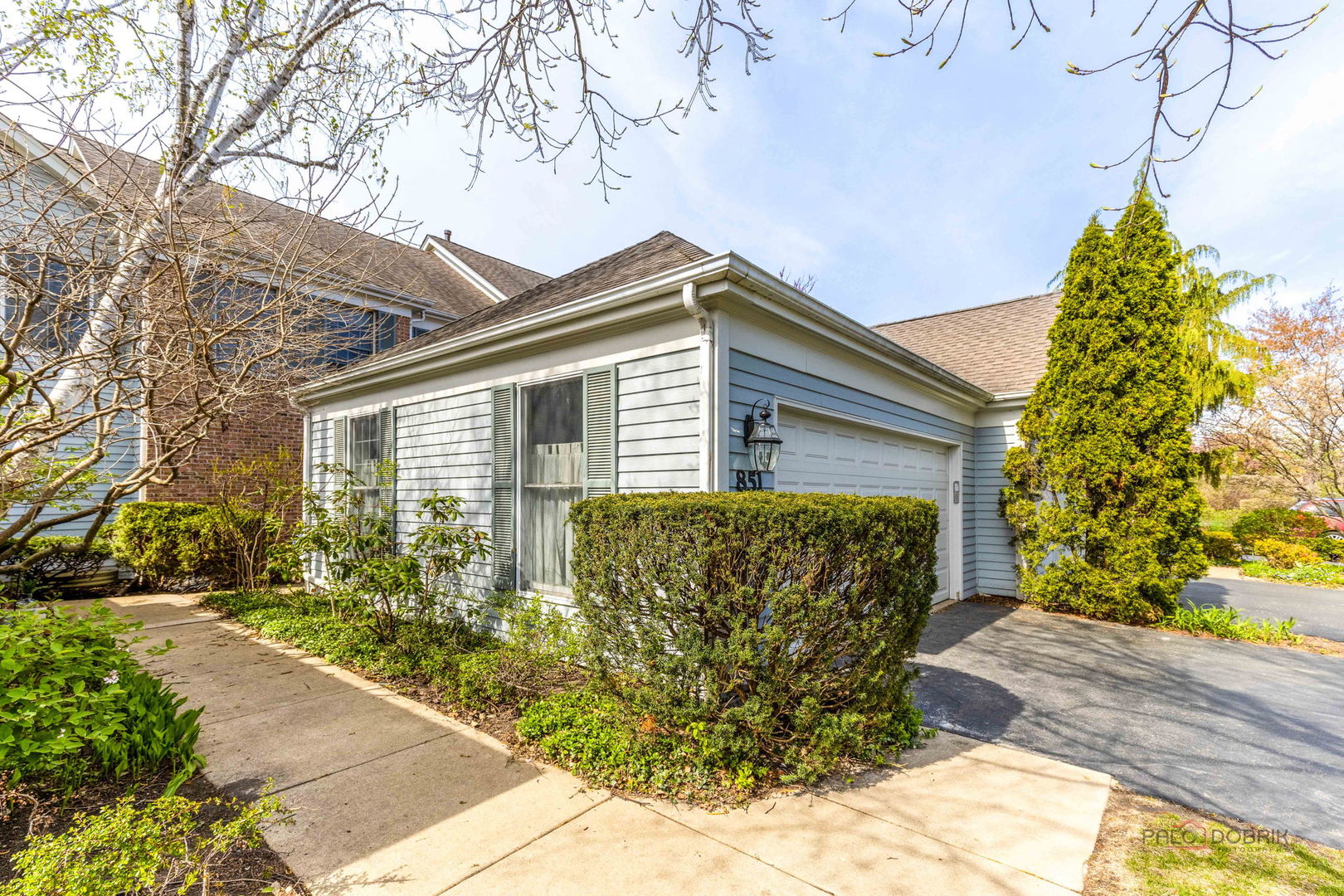 851 Sutton Court, Lincolnshire, IL