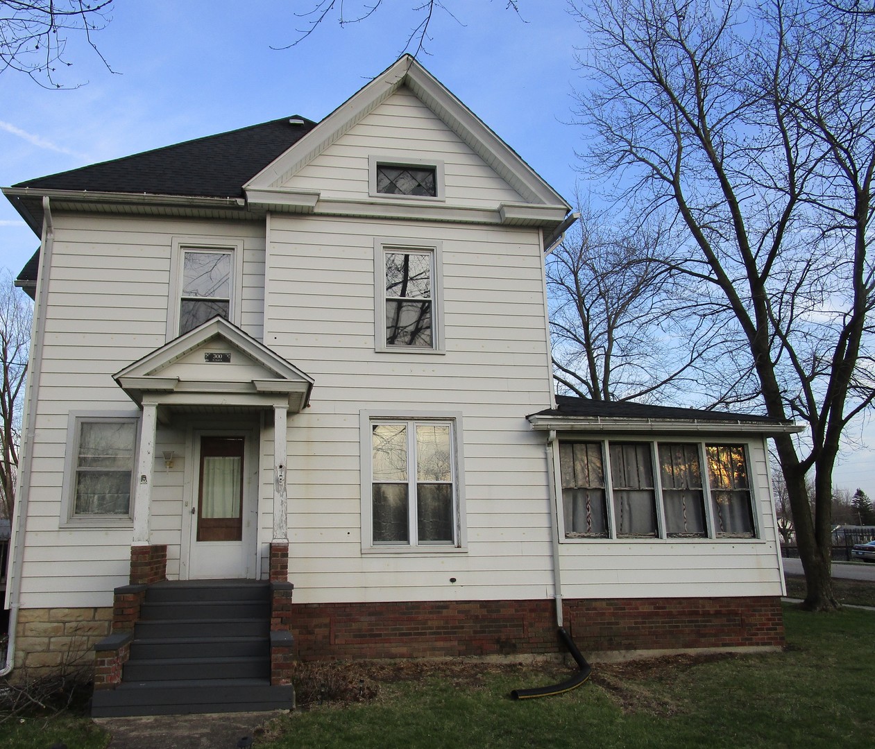 300 N Wolf Street, Odell, IL