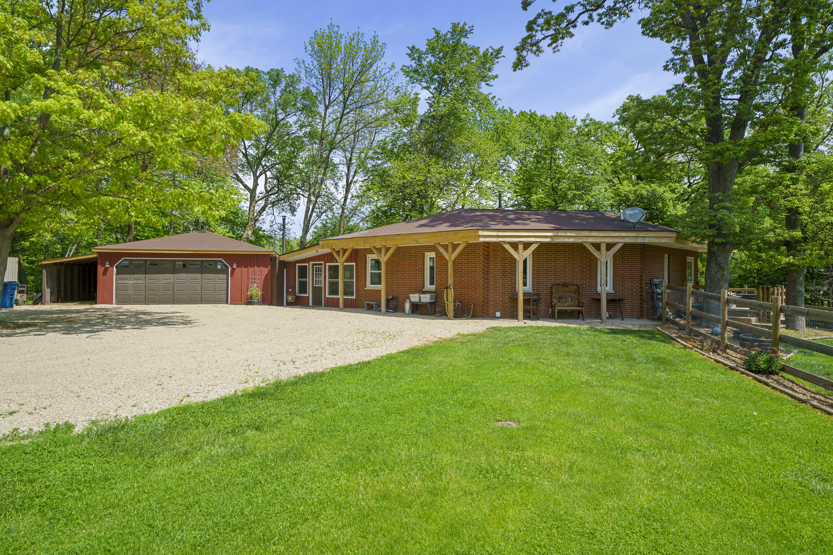 4444 E 1553rd Road, Earlville, IL