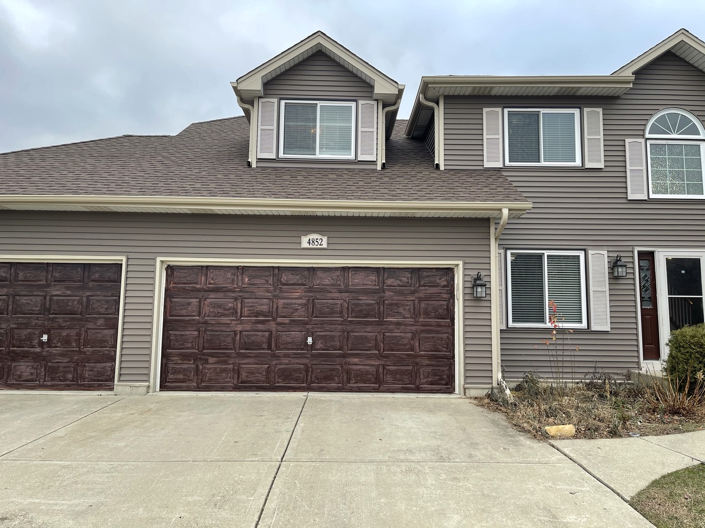 4852 Snapjack Circle, Naperville, IL