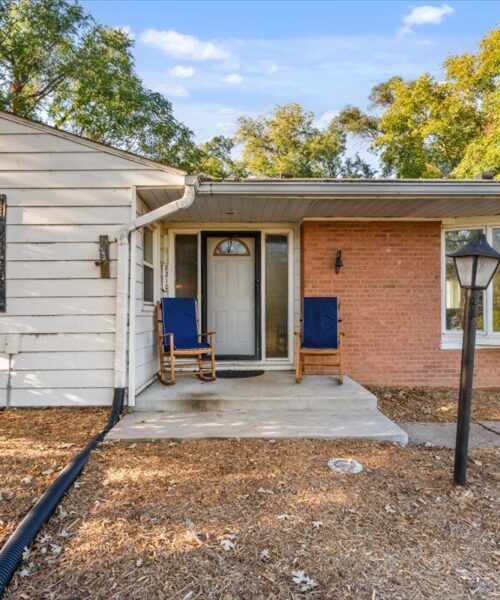 8210 Ridgewood Road, Rock Island, IL