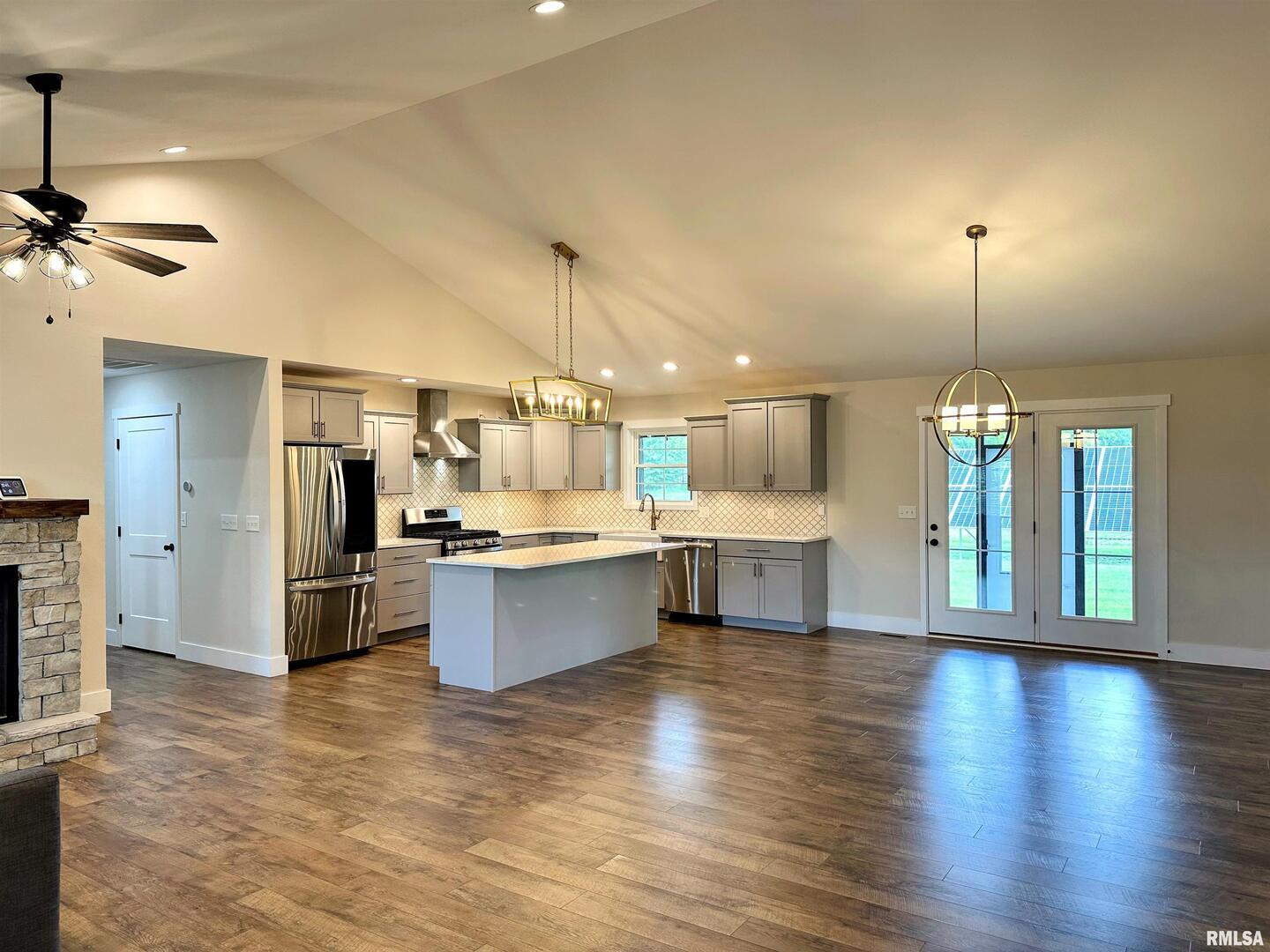 1106 FALCON Court, Carterville, IL