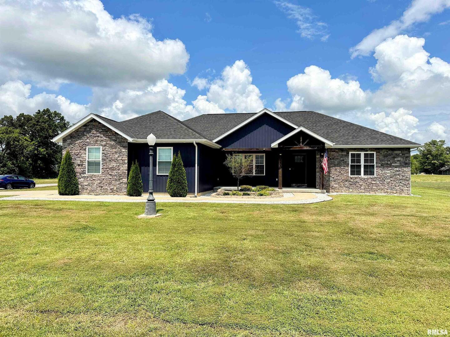 1106 FALCON Court, Carterville, IL