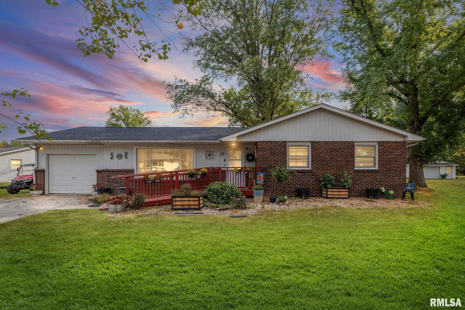 17 CRESTWOOD Drive, Centralia, IL