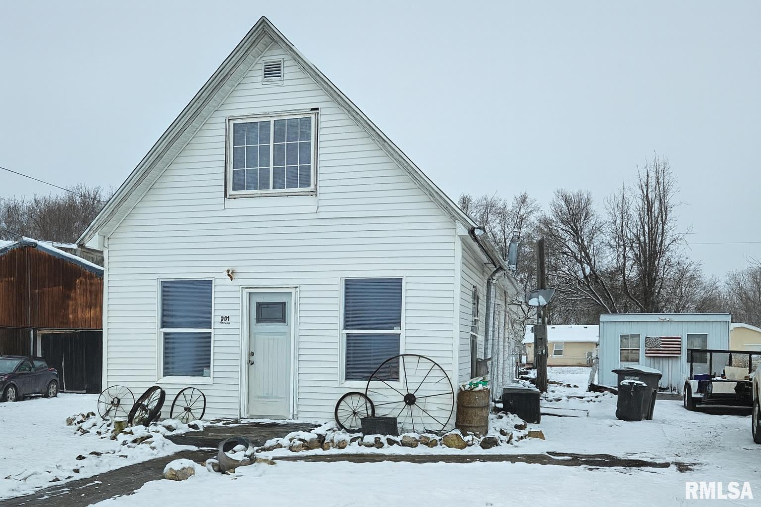 201 E MAY Street, Joy, IL