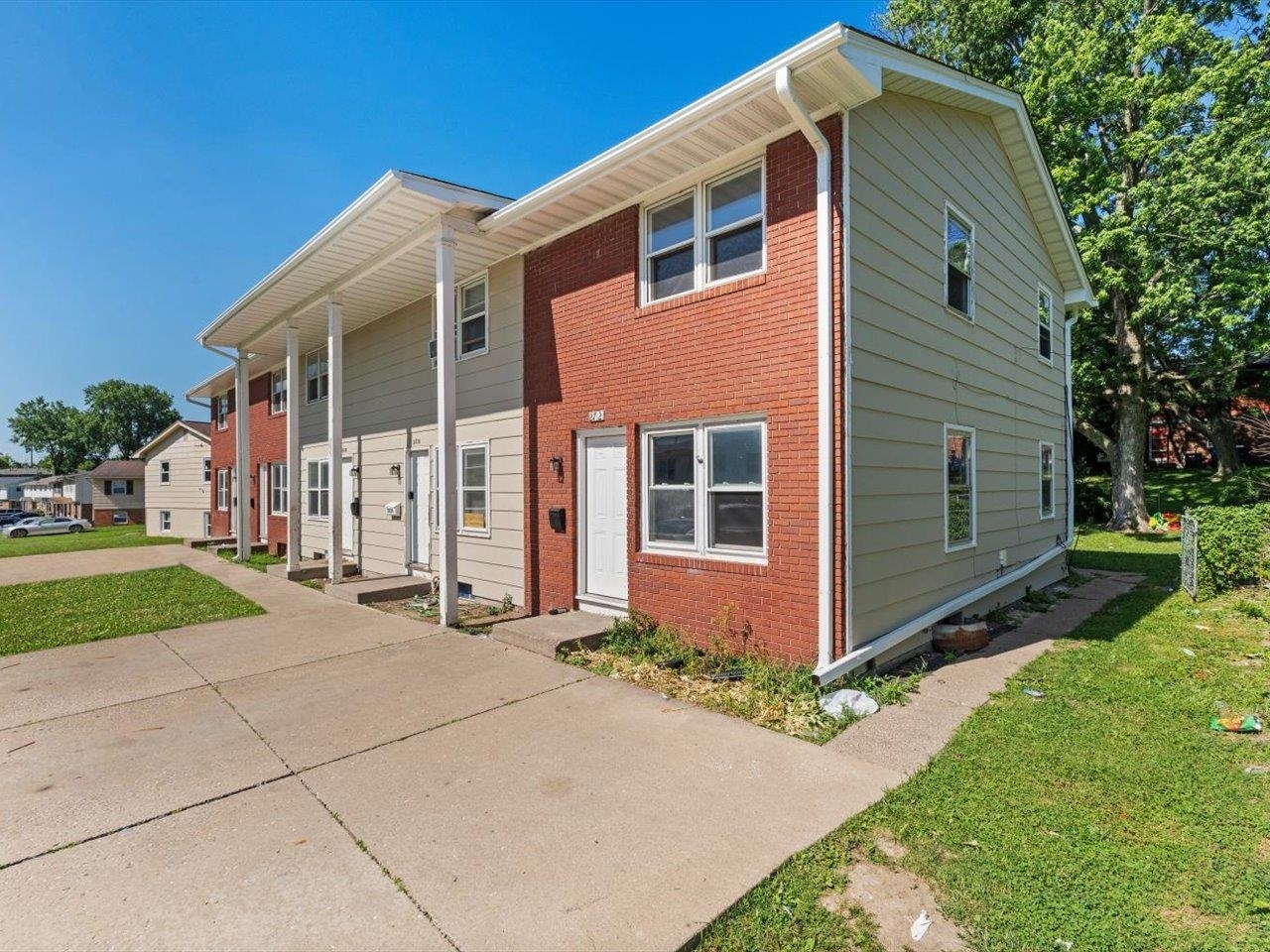 2704 Magnolia Drive, Bettendorf, IA