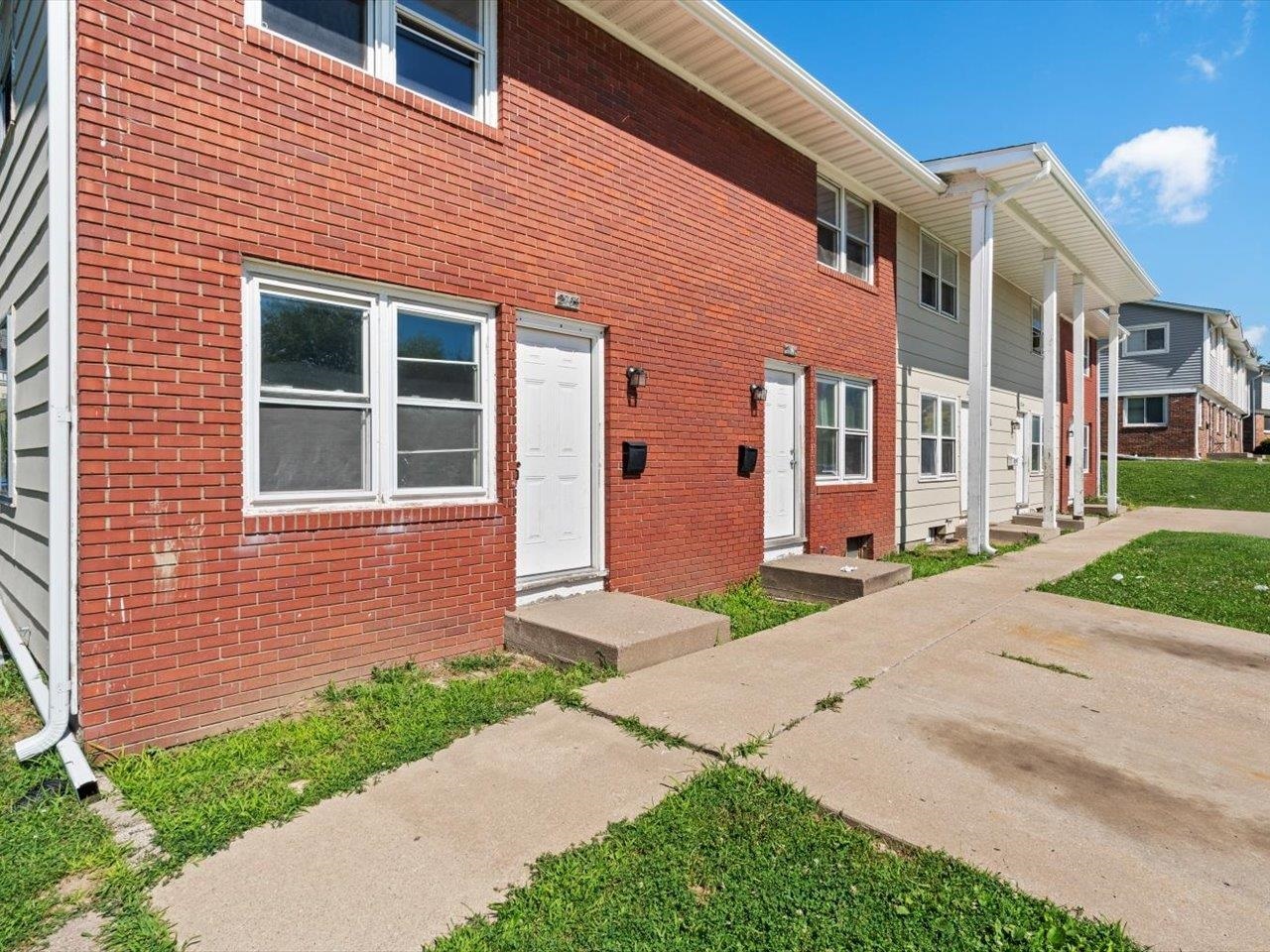 2704 Magnolia Drive, Bettendorf, IA