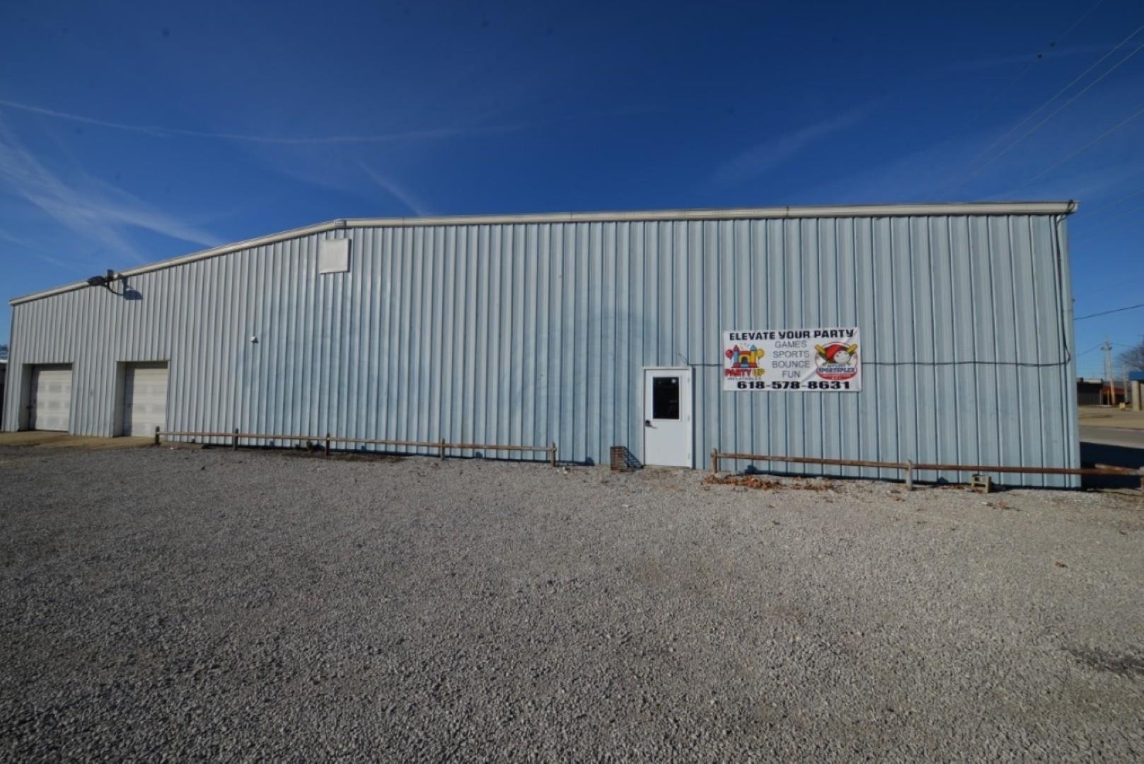 1318 Salem Rd Road, Mt Vernon, IL