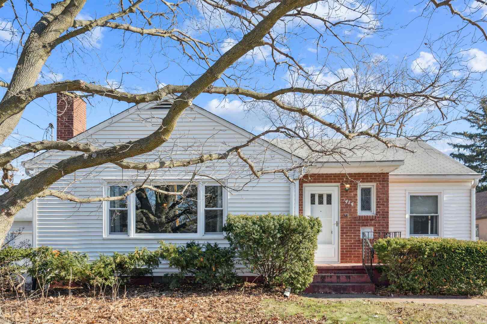 414 S Henry Street, Geneseo, IL