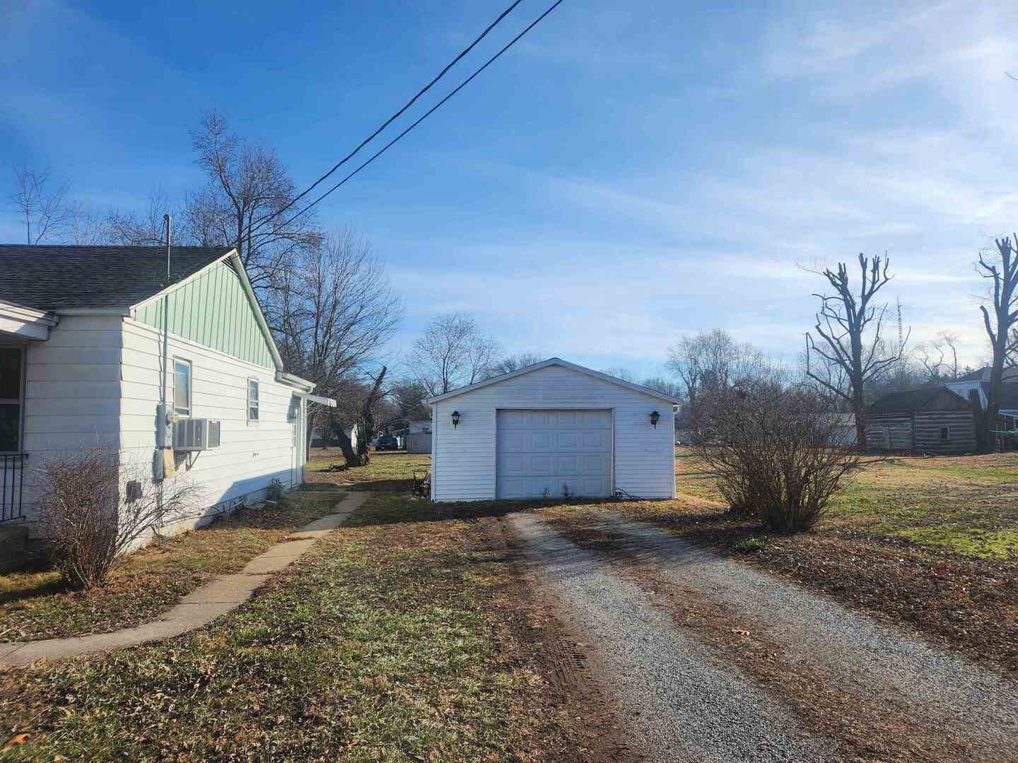 310 S Illinois Street, Duquoin, IL