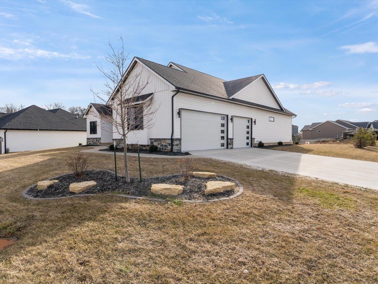 6817 Timber Court, Bettendorf, IA