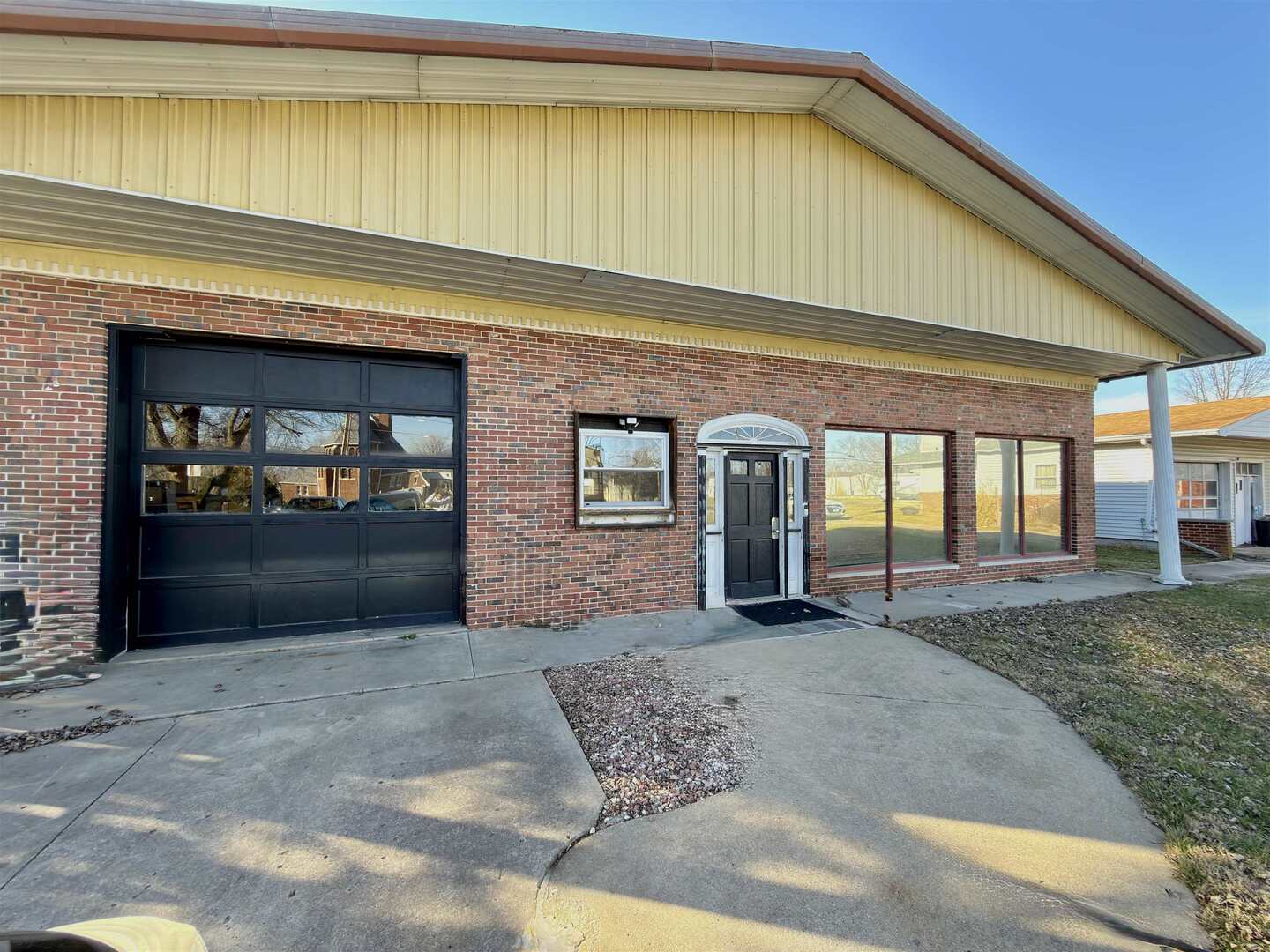 208 N 10th Street, Altamont, IL