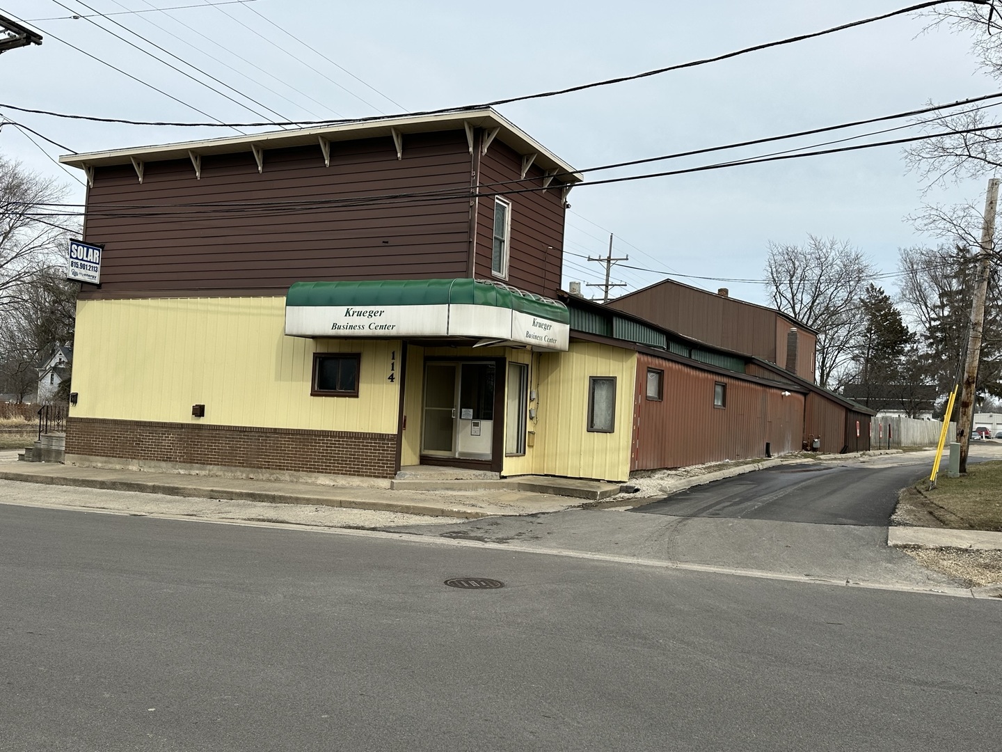 114 N Washington Street, Genoa, IL