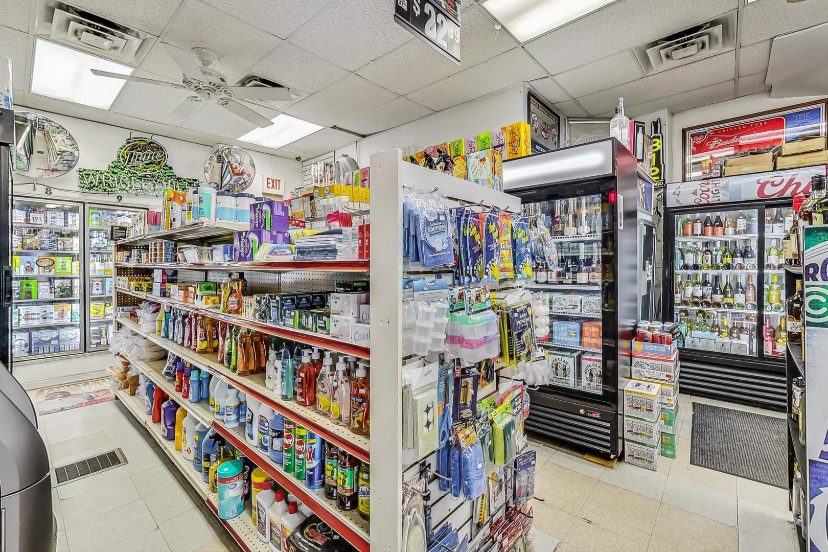 3814 N Clark Street, Chicago, IL