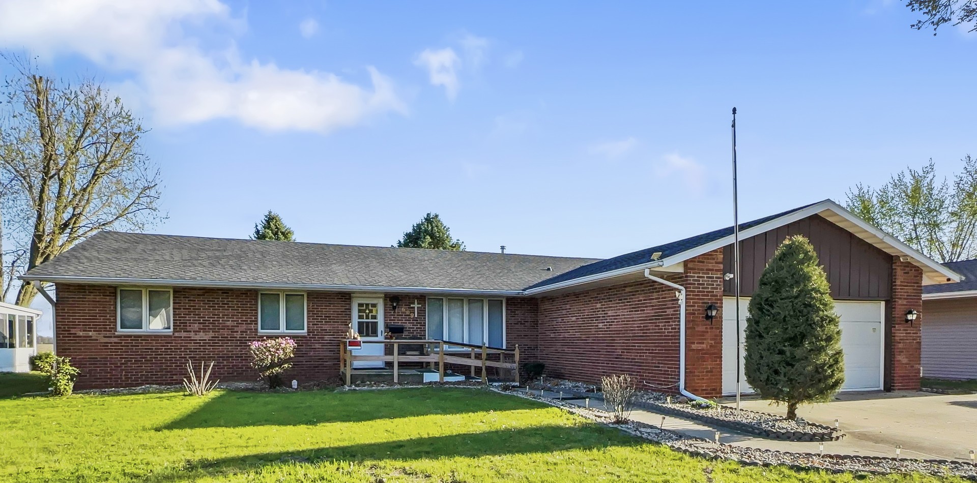 609 E Porter Avenue, Watseka, IL