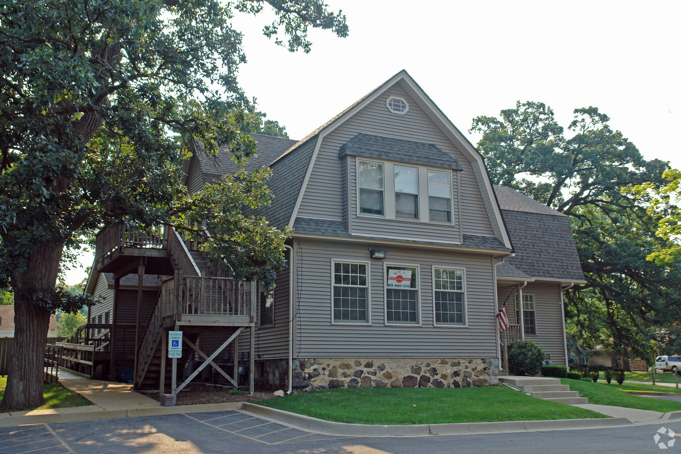 530 ROCKLAND Road #100-200, Crystal Lake, IL