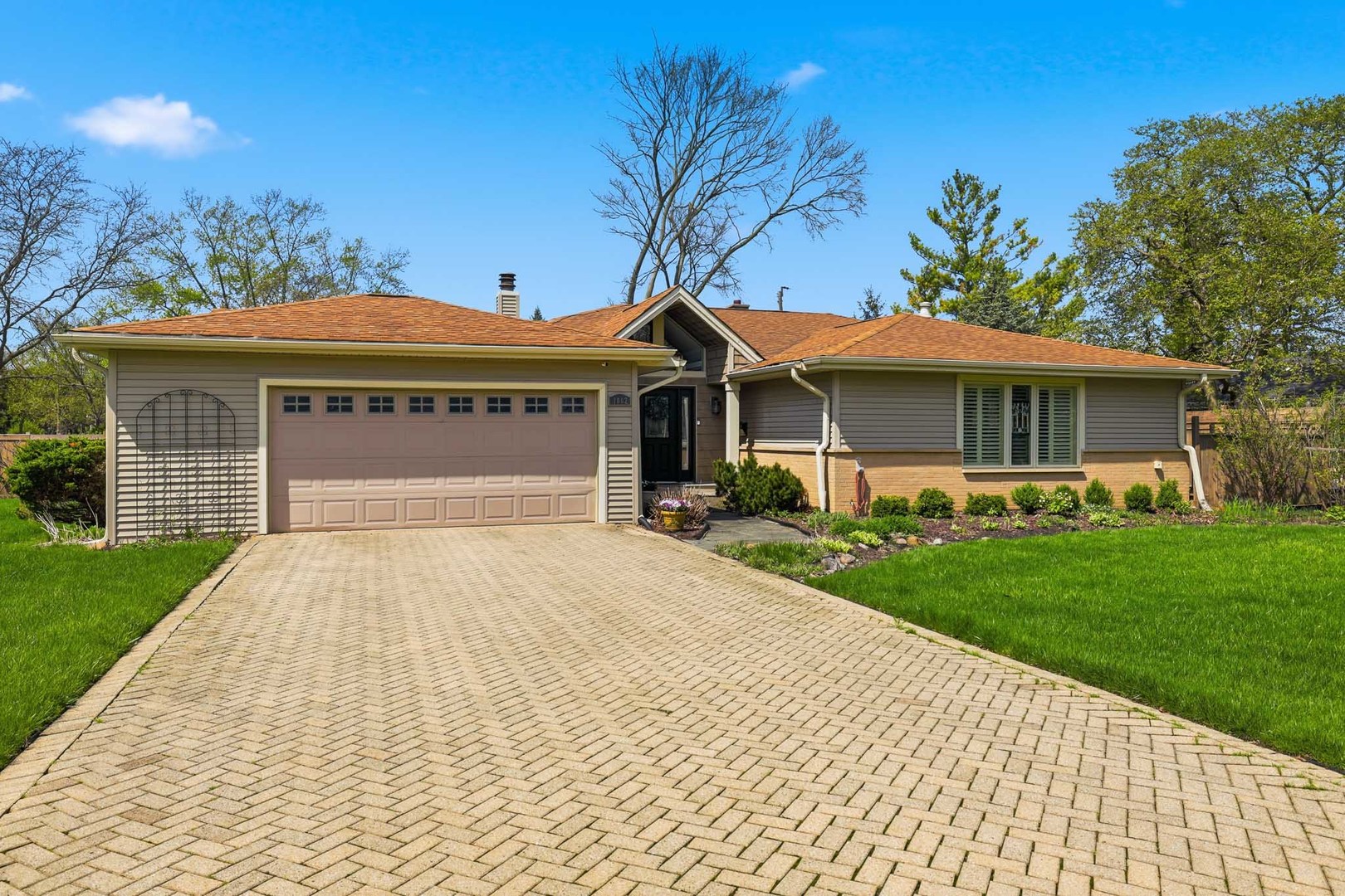 1002 Huber Lane, Glenview, IL