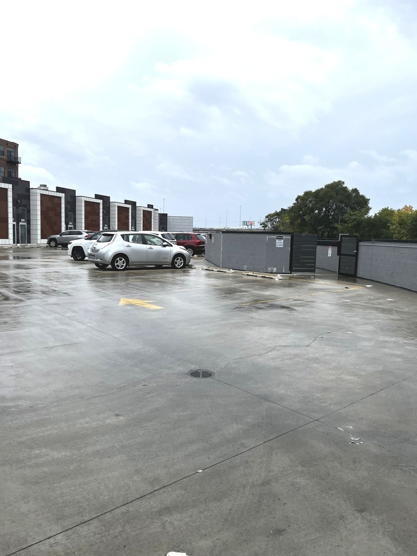 2252 S Canal Street #205, Chicago, IL