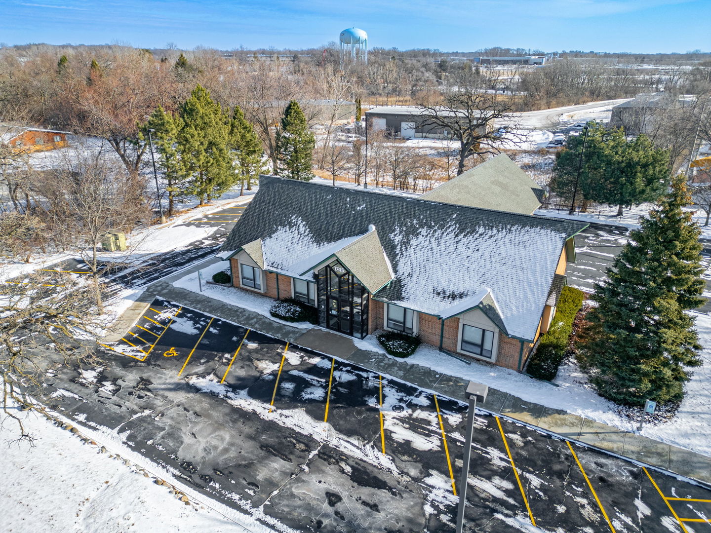 1745 S Eastwood Drive, Woodstock, IL