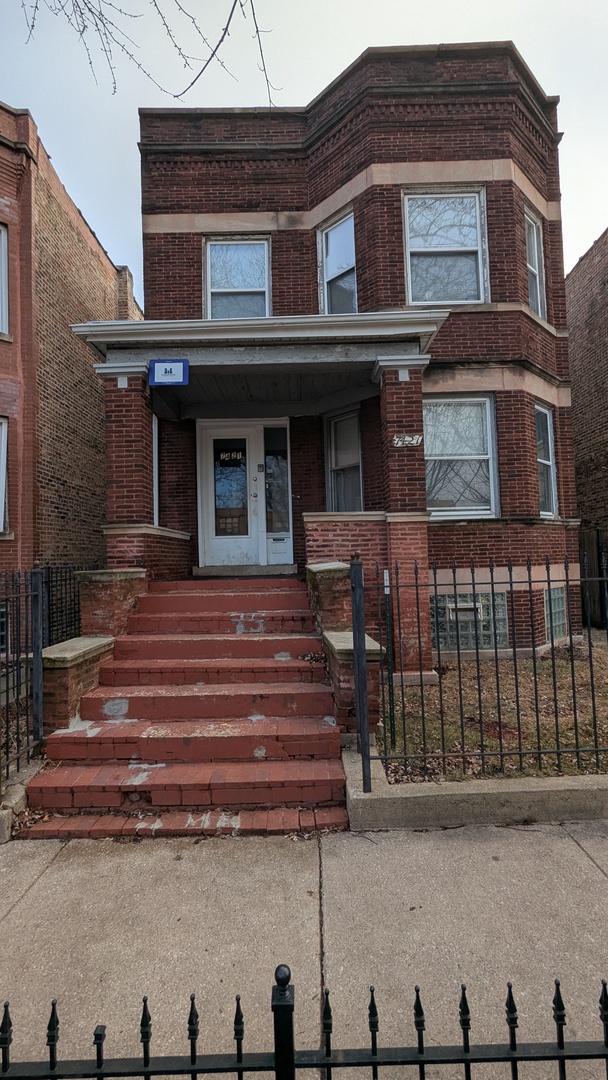 7421 S Dante Avenue, Chicago, IL